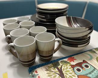 Better Homes & Gardens dishes