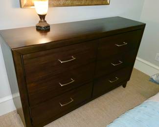 LIBERTY FURNITURE CONTEMPORARY 6-DRAWER DRESSER