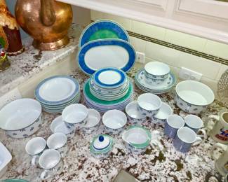 VILLEROY & BACH “SWITCH 3” PORCELAIN CHINA SET