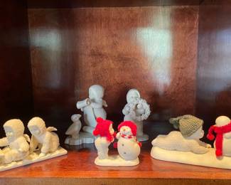 Vtg. Snowbabies figurines 