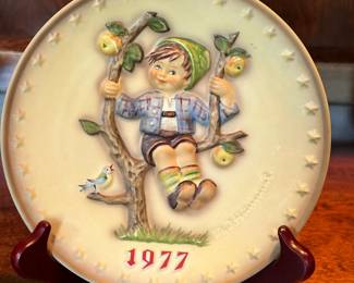 1977 Hummels collector plate