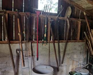 Tools/ Cans/ Garden/ (not in photo)==Vintage metal. desk