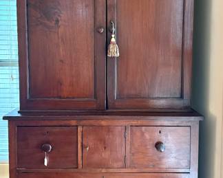 Antique Linen Press - circa 1830