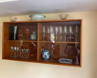 Vintage showcase cabinet with lights, shelf and glass size 47.5” x 24” x  12”