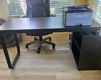 Desk With 2 Shelves And 3 Drawers