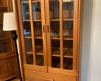 Ansager Danish teak lighted display