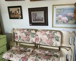 Pr bar stools, painted full size bed