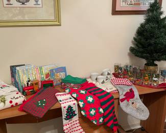 Cabinet w/drop leaves, Christmas 