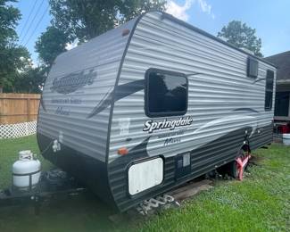 2017 Keystone Springdale Summerland Mini 1750RD…..21 ft, 30 amp, single axle, sleeps 4, electric tongue jack, Norcold gas/110V Refrigerator, 2 burner stovetop, microwave, 6 gallon water heater, a/c, outside shower and storage, awning.  This RV was purchased brand new in 2017 and brought home.  Due to illnesses it has never been used.  The mattress was still wrapped in the original plastic.  It has had a water leak in the front that has been repaired. 