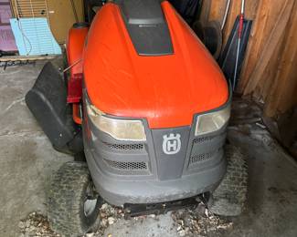 #Husquavarna 42"riding mower 