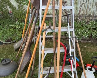 Yard tools 
