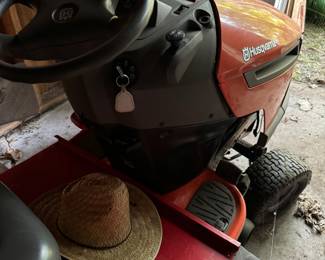 #Husquavarna Riding Mower 42" 