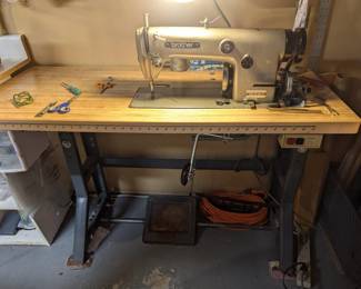 Brother DB2B7553 with table and light