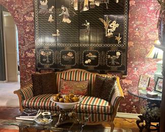 Glorious Asian black lacquer screen