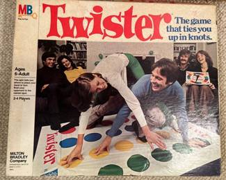 Vtg. Twister