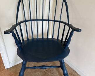 Vtg. hoop back Windsor chair