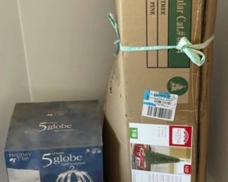 6 Ft Unlit Christmas Tree, Lighted Globes, Wreath Hanger