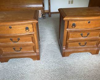 2 Wooden Nightstands