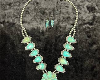 Navajo Pearl With Turquoise Style Necklace