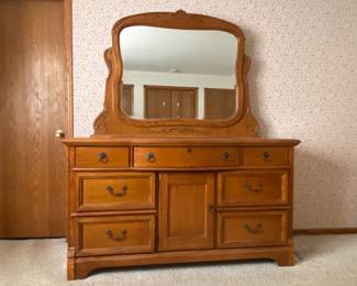 Dresser with Mirror 7 Drawers