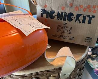Vintage Collectible Picnic Baskets 