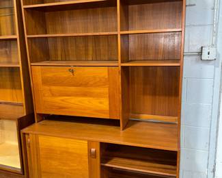 Domino Denmark BookShelf /Cabinet Orlando Estate Auction