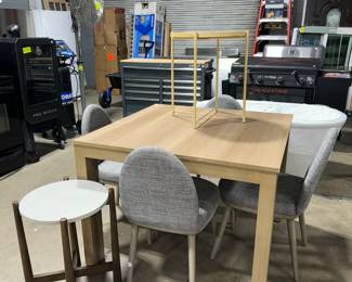 Table and Chairs Orlando