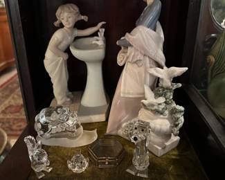 The two Lladros are sold.