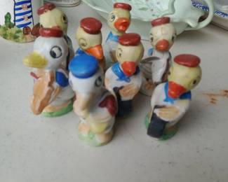 Occupied Japan porcelain musicians