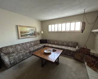 Gorgeous tapestry sectional - Clean and in fantastic condition.