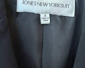 Ladies Jones New York Suit.