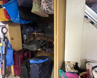 Many tote bags inc Vera Bradley