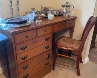 Colonial desk and chair