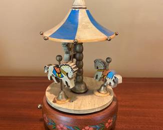 Wooden Rotating Carousel Horse Schmid 1982 Music Box plays "Carousel Waltz" 