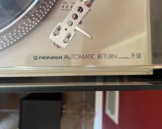 Pioneer Automatic return PL 518 turntable