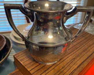 Wallace Bros v570 Silver Plate Bowl with Handles