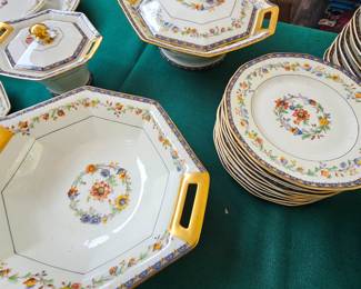 Theodore Haviland
Massive set