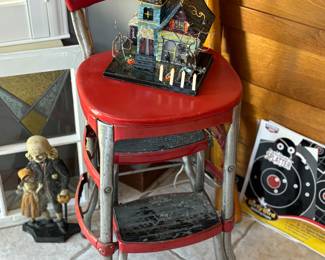 Vintage kitchen chair / stepstool 