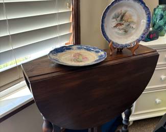 Small antique drop leaf table 