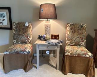 Southern Furniture Reproductions Side Table, Stacked Birds Table Lamp