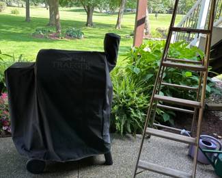 Traeger Wood Fired Grill, Ladder
