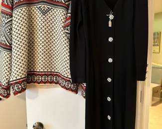 Women's clothing with brands such as: Carlisle, Perse
Knits Mark Shale, Patagonia, Tahari, Lillie Rubin
In Suede, Amoressa, Linda Allard Ellen Tracy, Jamie Sadock, Ellen Fisher
