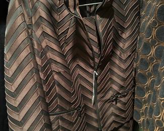 Women's clothing with brands such as: Carlisle, Perse
Knits Mark Shale, Patagonia, Tahari, Lillie Rubin
In Suede, Amoressa, Linda Allard Ellen Tracy, Jamie Sadock, Ellen Fisher