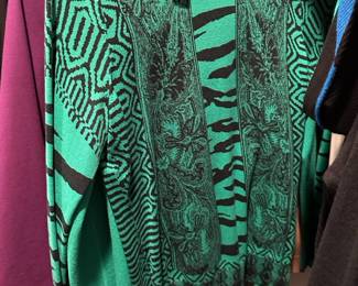 Women's clothing with brands such as: Carlisle, Perse
Knits Mark Shale, Patagonia, Tahari, Lillie Rubin
In Suede, Amoressa, Linda Allard Ellen Tracy, Jamie Sadock, Ellen Fisher