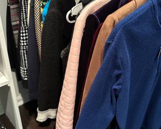 Women's clothing with brands such as: Carlisle, Perse
Knits Mark Shale, Patagonia, Tahari, Lillie Rubin
In Suede, Amoressa, Linda Allard Ellen Tracy, Jamie Sadock, Ellen Fisher