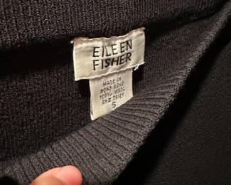 Women's clothing with brands such as: Carlisle, Perse
Knits Mark Shale, Patagonia, Tahari, Lillie Rubin
In Suede, Amoressa, Linda Allard Ellen Tracy, Jamie Sadock, Ellen Fisher