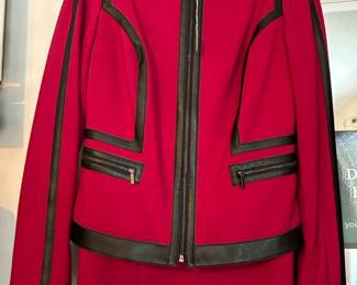 Women's clothing with brands such as: Carlisle, Perse
Knits Mark Shale, Patagonia, Tahari, Lillie Rubin
In Suede, Amoressa, Linda Allard Ellen Tracy, Jamie Sadock, Ellen Fisher
