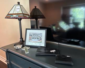 Vintage Gucci Travel Wallet, Stained Glass Table Lamp, Lissey Artefacts Cross,  Bates Hamburgers Photograph, Samsung 55