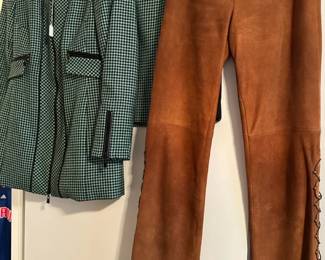 Women's clothing with brands such as: Carlisle, Perse
Knits Mark Shale, Patagonia, Tahari, Lillie Rubin
In Suede, Amoressa, Linda Allard Ellen Tracy, Jamie Sadock, Ellen Fisher