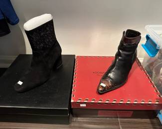 Women's shoes including brands such as: Montrail, Fly London, FootJoy, Franco Sarto
,Via Spiga, Donald J Pliner, Isaac Mizrahi, Aquatalia, Vaneli, Anne Klein, Clark's, Brooks, New Balance